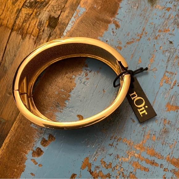 nOir Hinged Cuff Bracelet - Picture 2 of 7